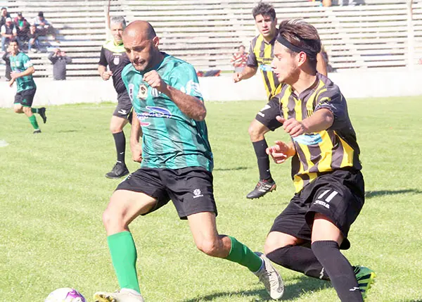 La Liga de fútbol senior está lista para comenzar en septiembre