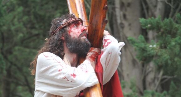 El Vía Crucis volvió a emocionar