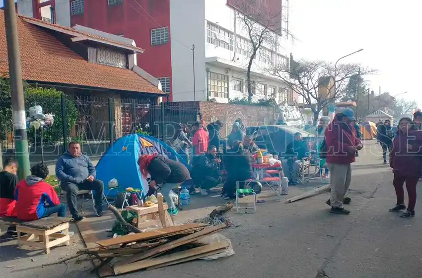 Acampe en Desarrollo Social: "Montenegro nunca dialogó con las organizaciones desde que asumió"