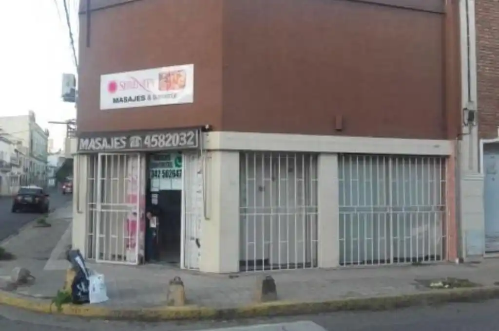 Rompieron la vidriera, entraron a un local del microcentro
