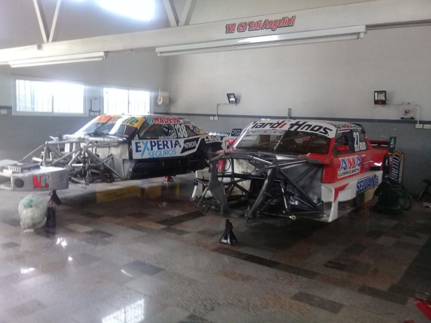 El Uranga Racing,  con los  autos listos