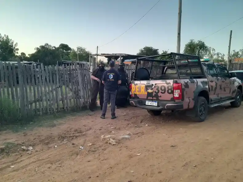 Siete detenidos y más de 20 identificados tras múltiples allanamientos por narcomenudeo