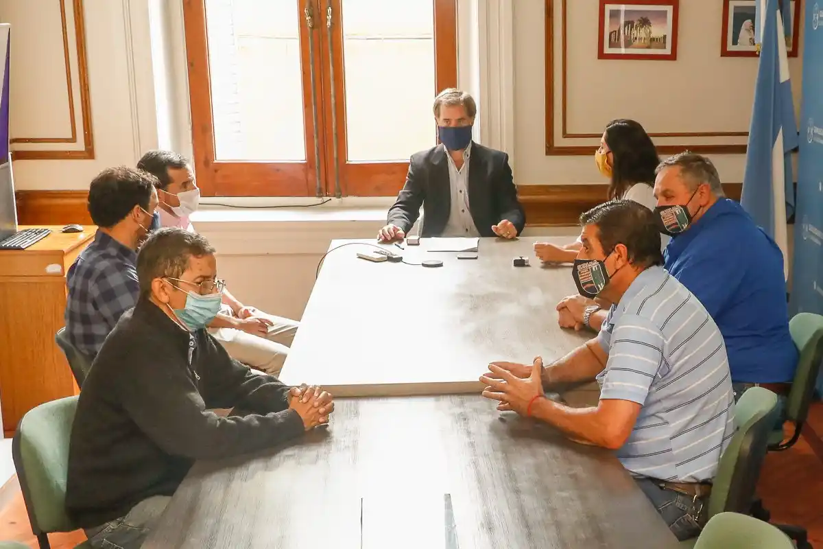 Fin del conflicto: Piaggio y los municipales firmaron el acuerdo del 27% de aumento