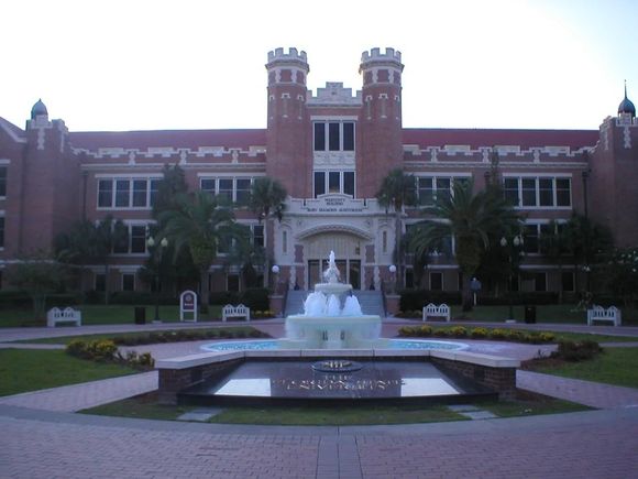 Al menos cuatro heridos en un tiroteo dentro de una universidad en Florida