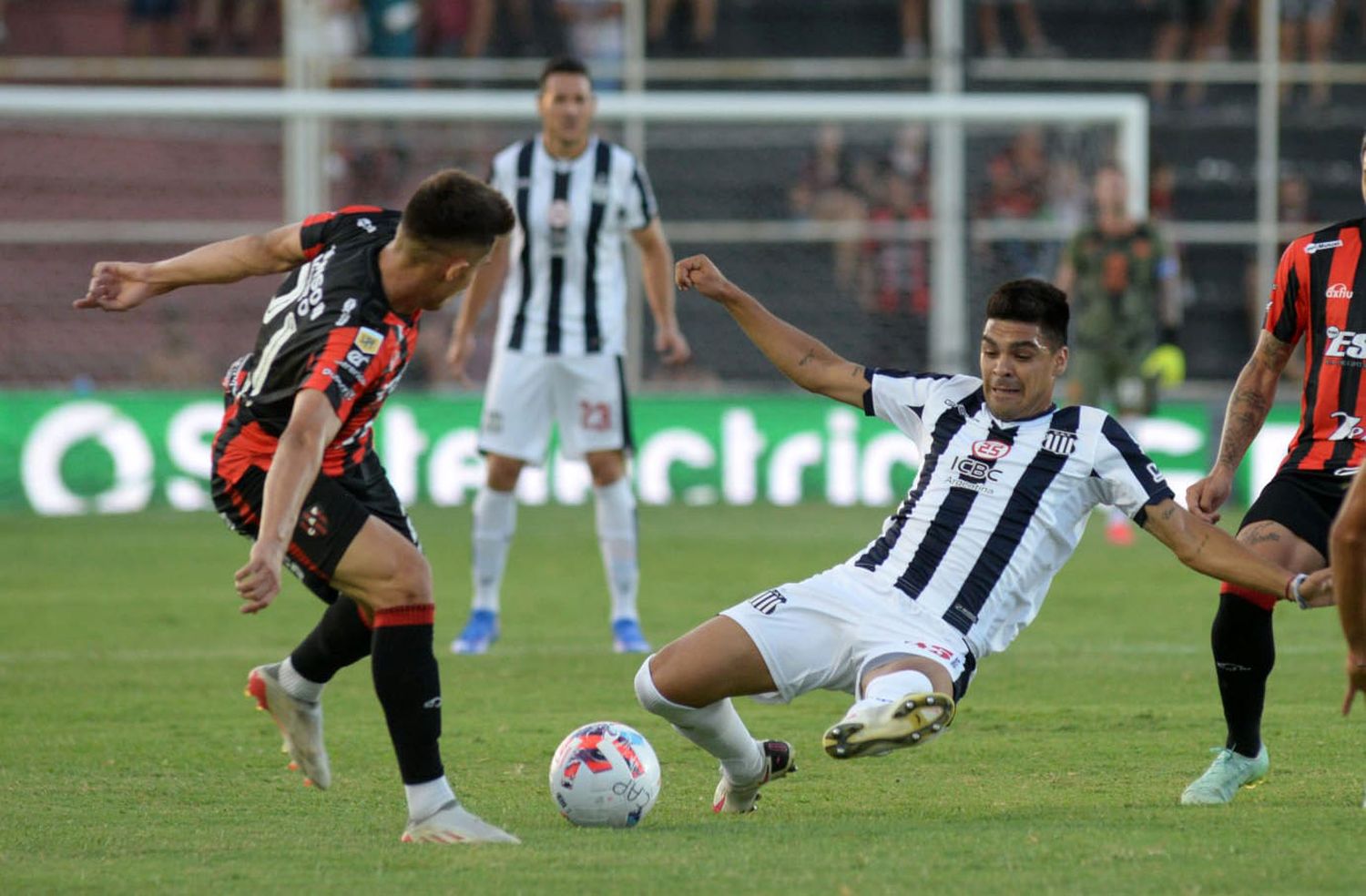 Patronato y Talleres aburrieron en Paraná