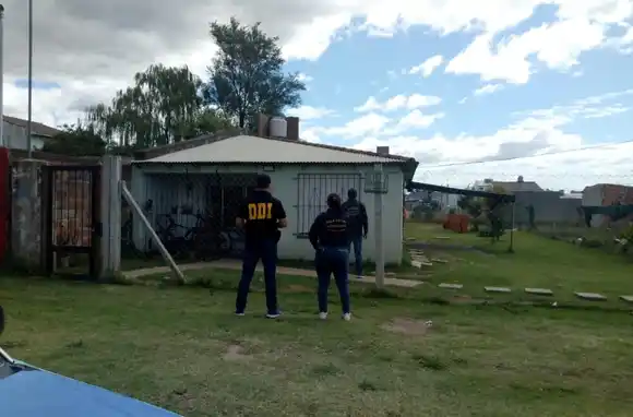 Un menor denunció un falso incendio en Balcarce y terminó allanado