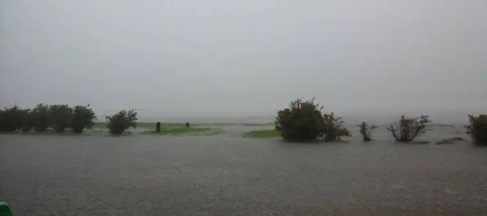 Asisten a localidades del norte de Santa Fe aisladas por las inundaciones