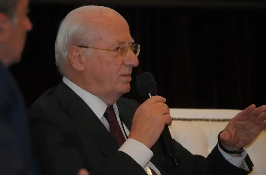 Un Coloquio atravesado por el rol empresario en los "cuadernos"