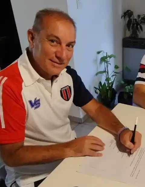 Alain Martínez es el presidente de Ferro.