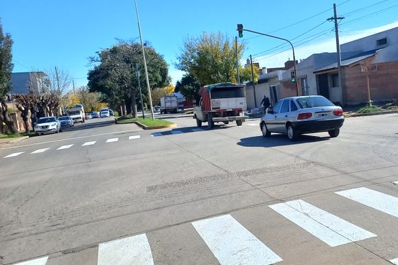 Fotomultas: pintan sendas peatonales en las esquinas donde habrá cámaras