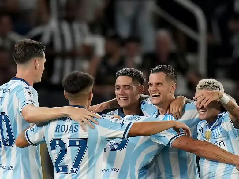 Racing, ganador de la Copa Sudamericana 2024 y la Recopa 2025, sueña con la Copa Libertadores.Foto:Silvia Izquierdo - AP