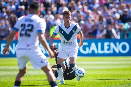 Con gol de Romero en el último minuto, Vélez le ganó a Racing por la Liga Profesional de Fútbol