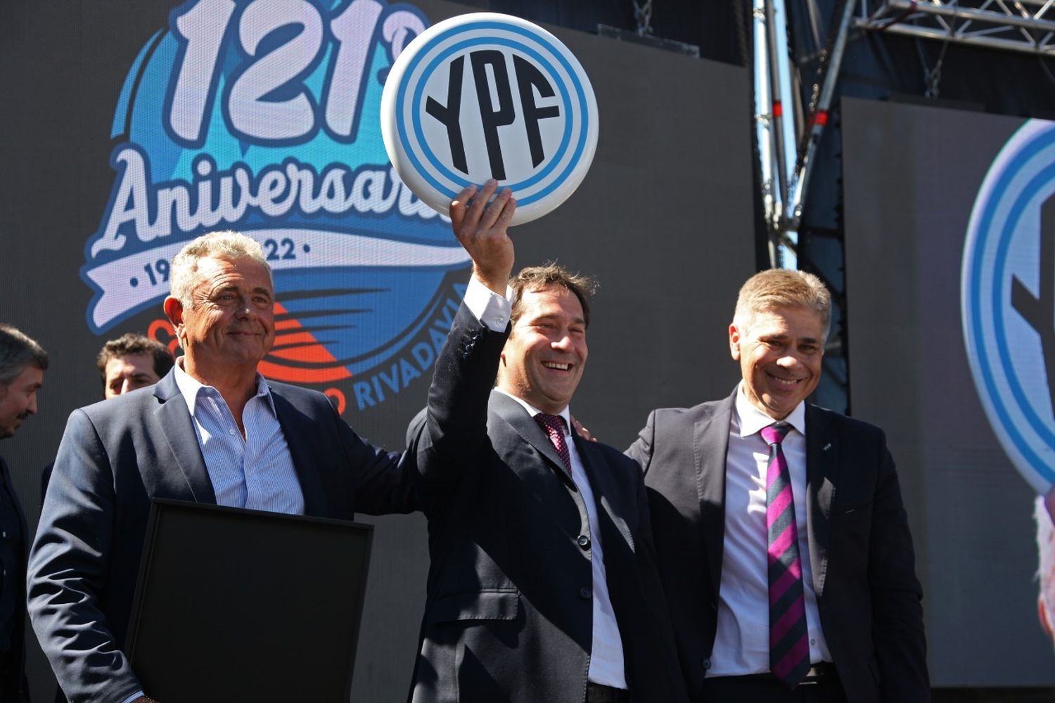 YPF estuvo presente en el 121° aniversario de Comodoro Rivadavia: "La historia de Comodoro es la historia de YPF"
