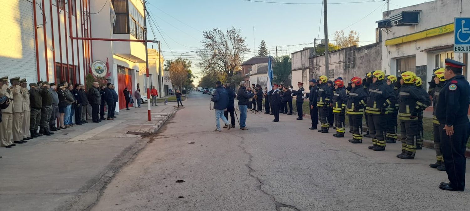 Bomberos Voluntarios festejan su día
