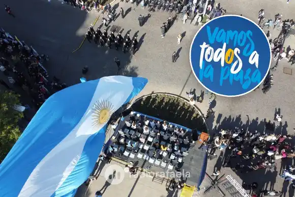 En el Día de la Independencia, ¡vamos todos a la plaza a festejar!