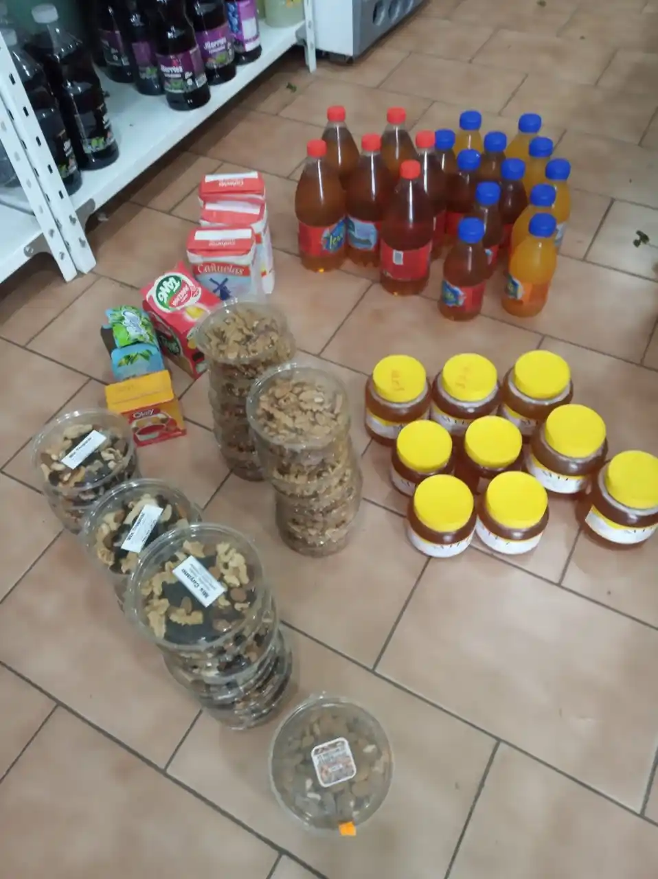 Decomisaron alimentos en un comercio local