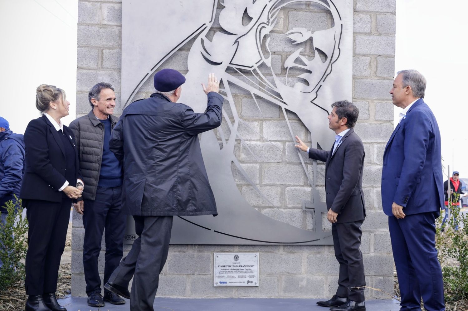 Inauguración del viaducto papa Francisco y descubrimiento de placa conmemorativa.