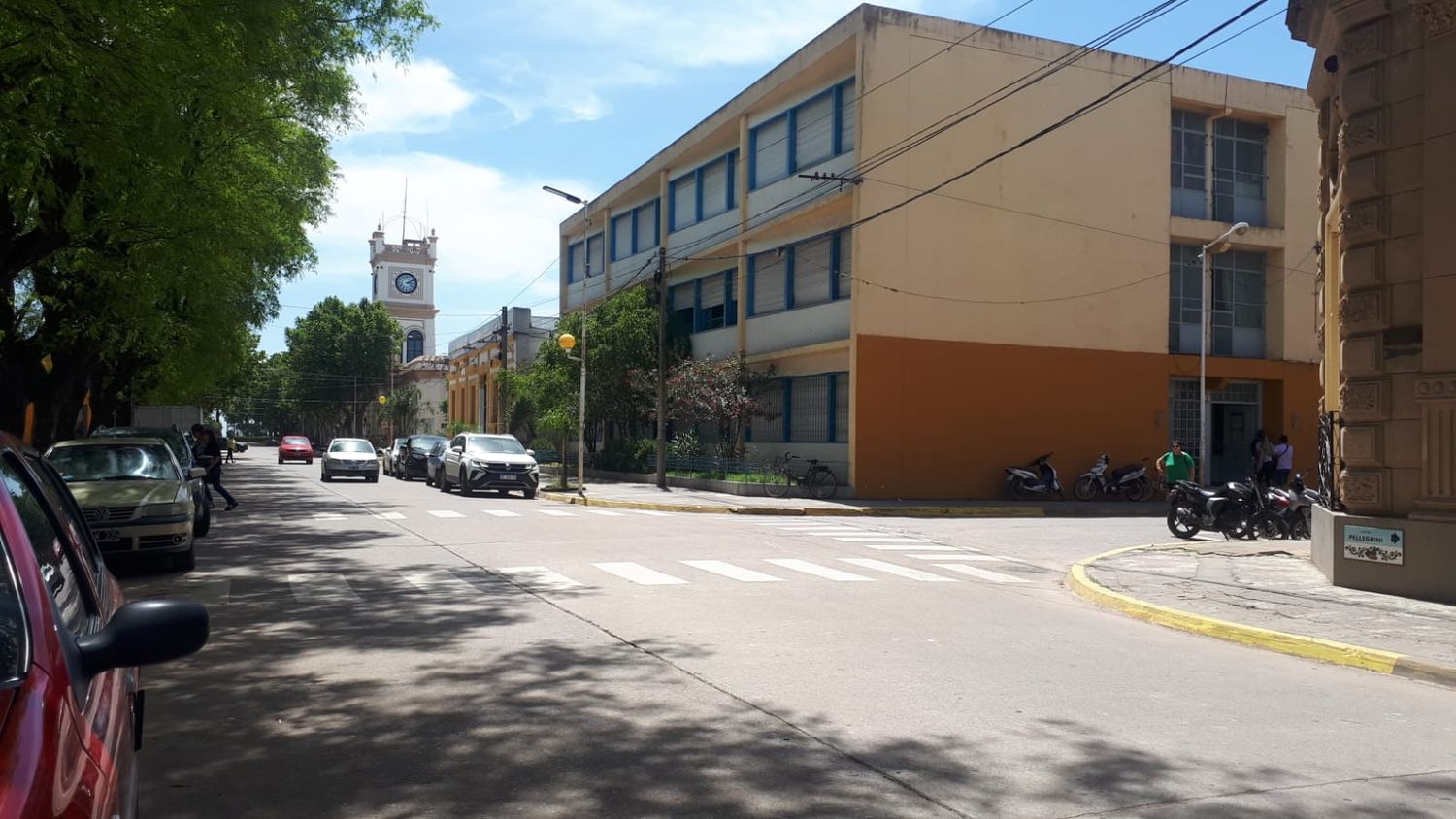 Alumnos de escuelas privadas recibirán un voucher par poder pagar la cuota mensual hasta junio.