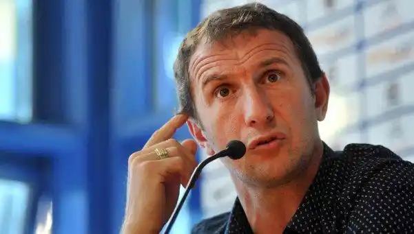 "Fui claro con Calleri y Osvaldo: jugará el que esté mejor"