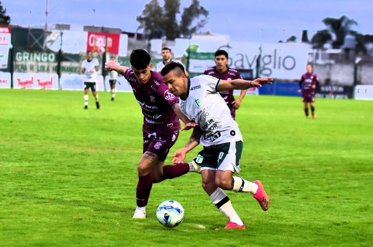 Carlos Arriola, habilidad y dinamismo en el conjunto “verde”.