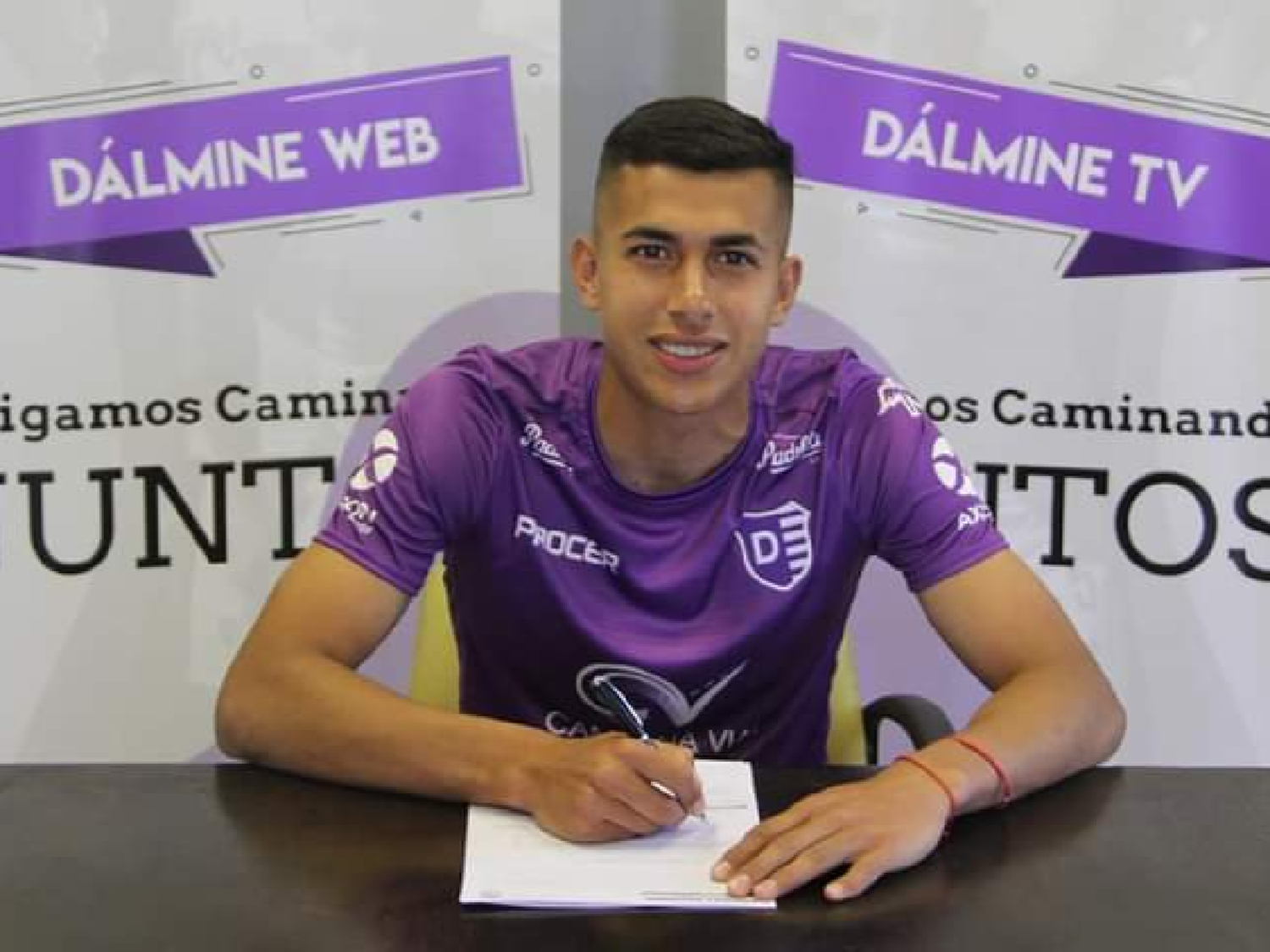 Lando firmó con Villa Dálmine