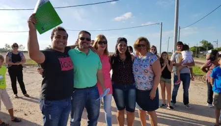 Carlos Casares: Entregan 60 terrenos para que la gente construya su propia vivienda