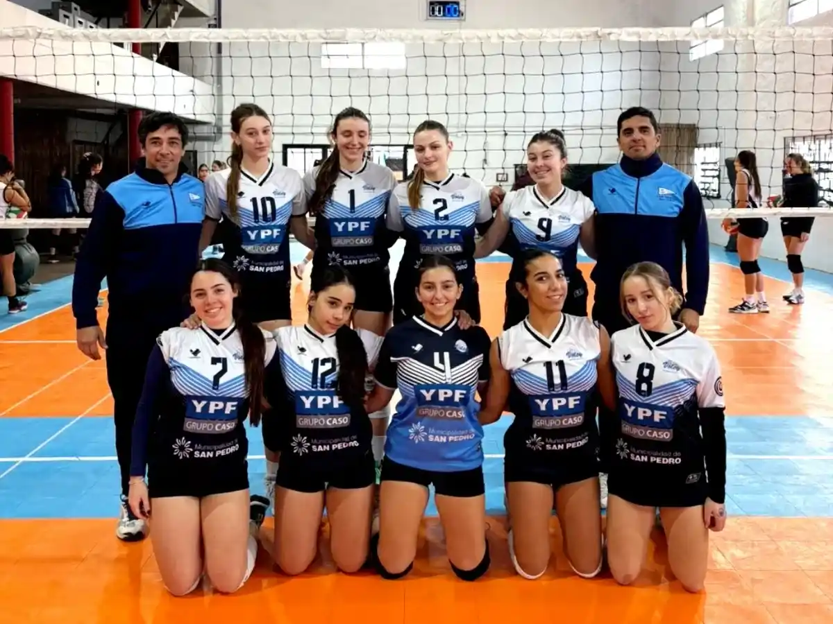 La primera división de mujeres del Club Náutico también debutó en la Liga Provincial.