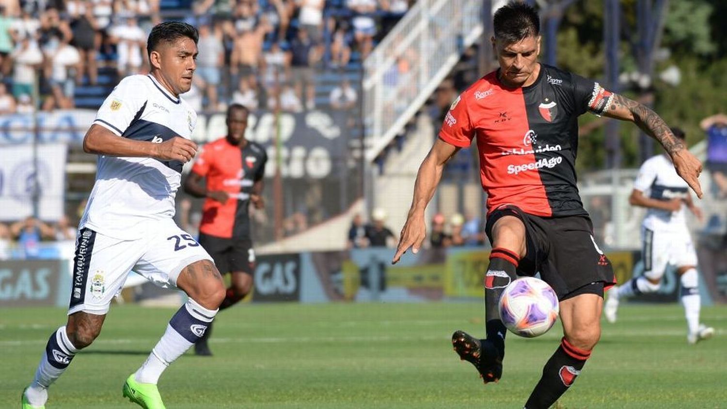 Colón y Gimnasia jugaran por no descender.