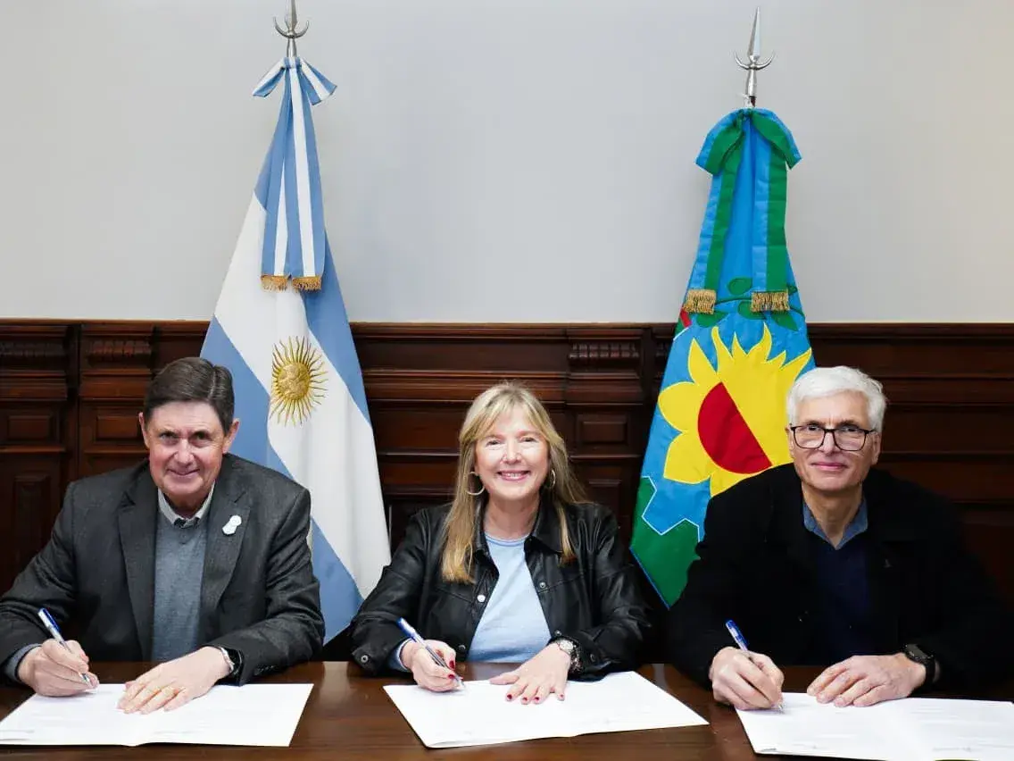 Firma. Del convenio para el plan hidráulico