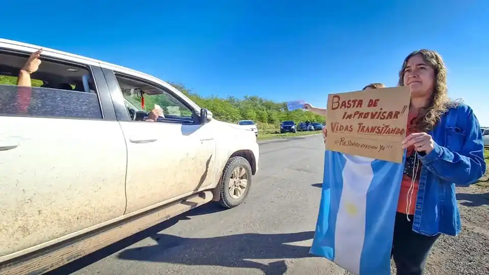 Protesta de vecinos de Pergamino por el mal estado de la Ruta 188