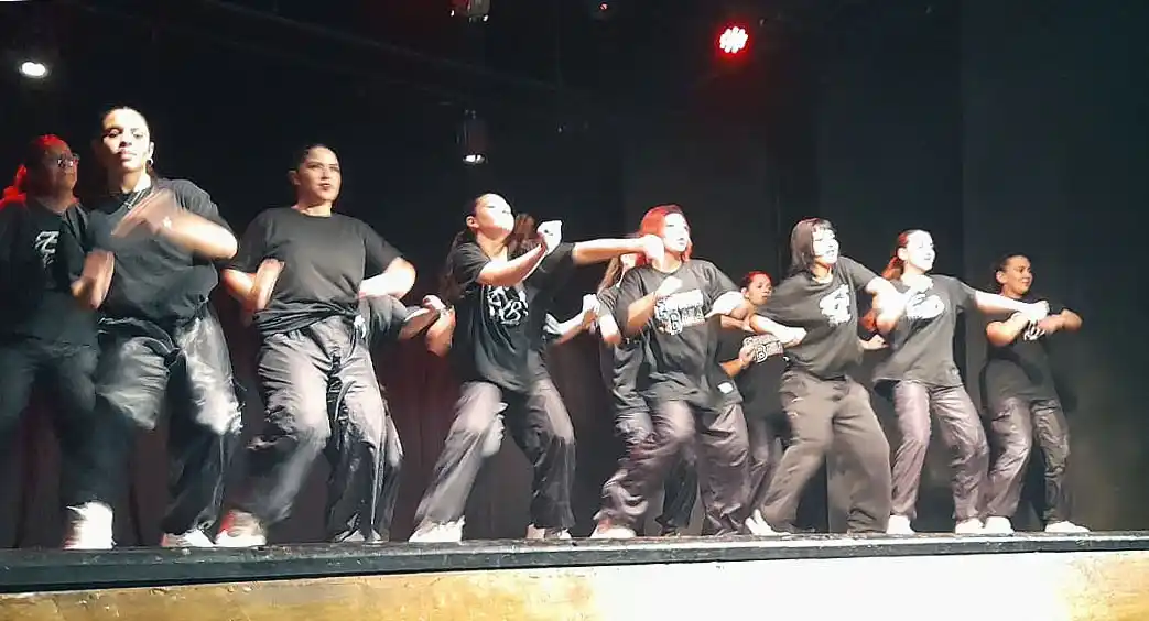 Se realizó un espectáculo de danza a beneficio de la Sociedad Italia