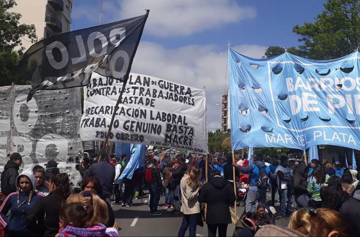 Organizaciones realizaron una olla popular en Anses