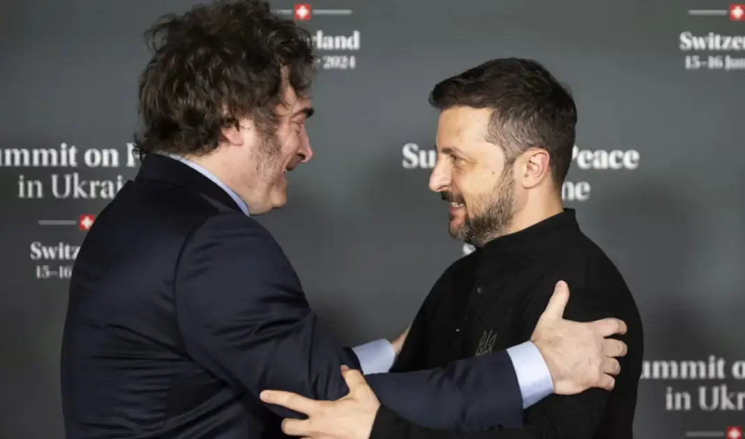 El presidente, Javier Milei, junto a su par ucraniano, Volodimir Zelensky.