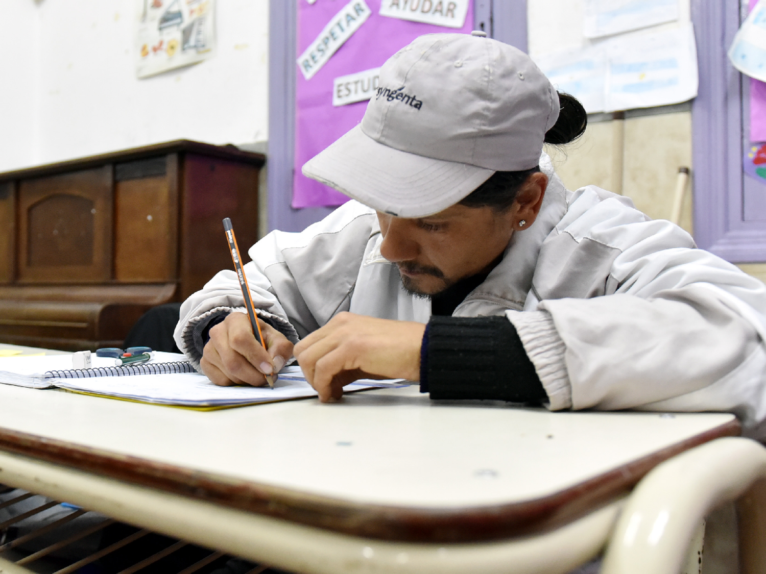 La historia de Claudio: vive en situación de calle  y lucha por su sueño   