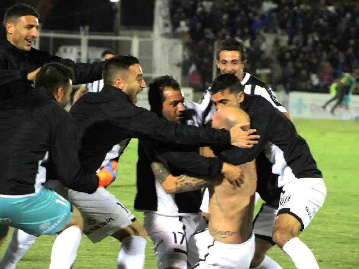 Diego Mondino ascendió a la B Nacional