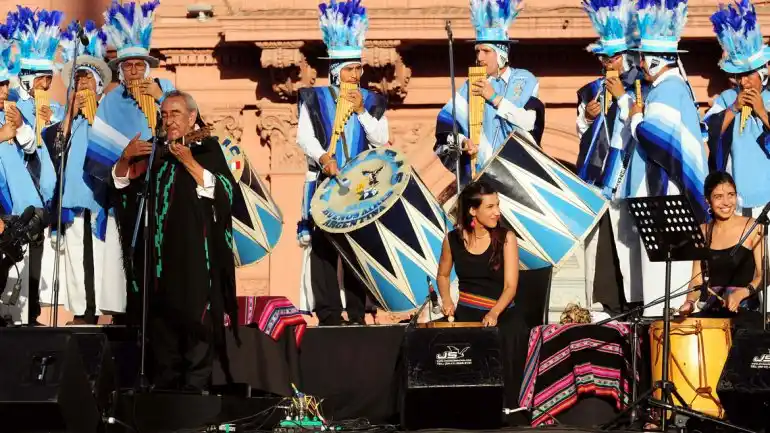 Artistas participaron de los festejos por los 30 años de democracia