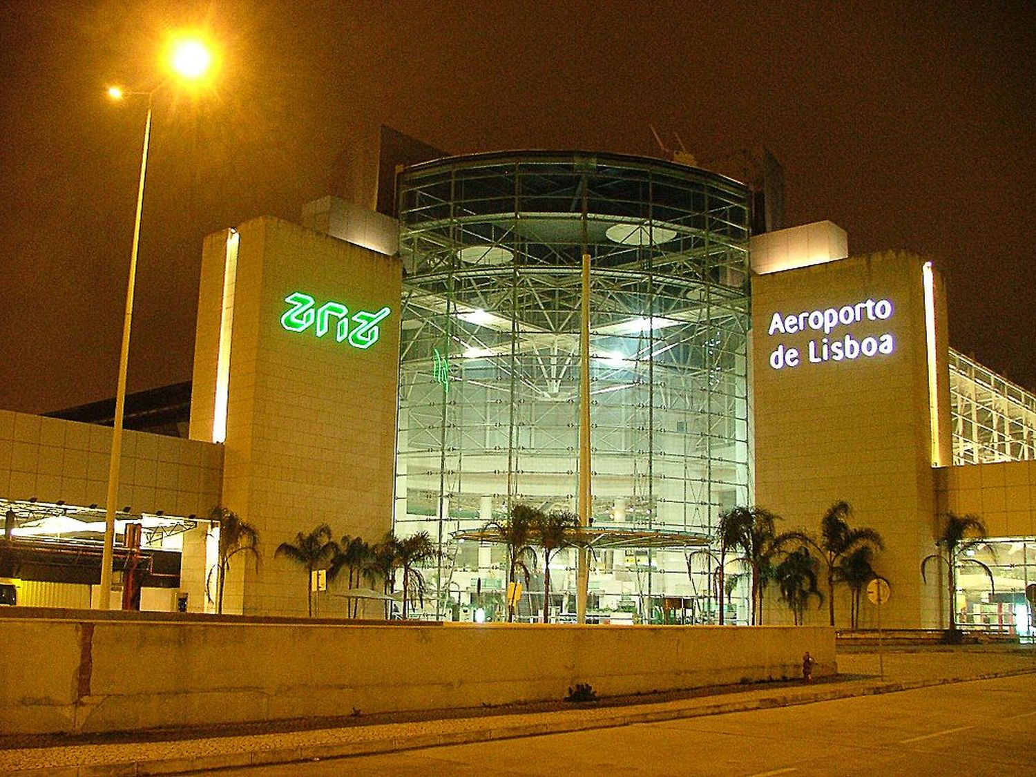 Se normalizan lentamente las operaciones en el aeropuerto de Lisboa tras el paro del fin de semana