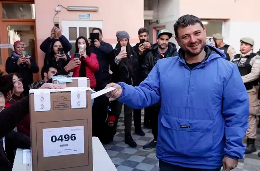 Votó el precandidato a presidente Juan Gabrois