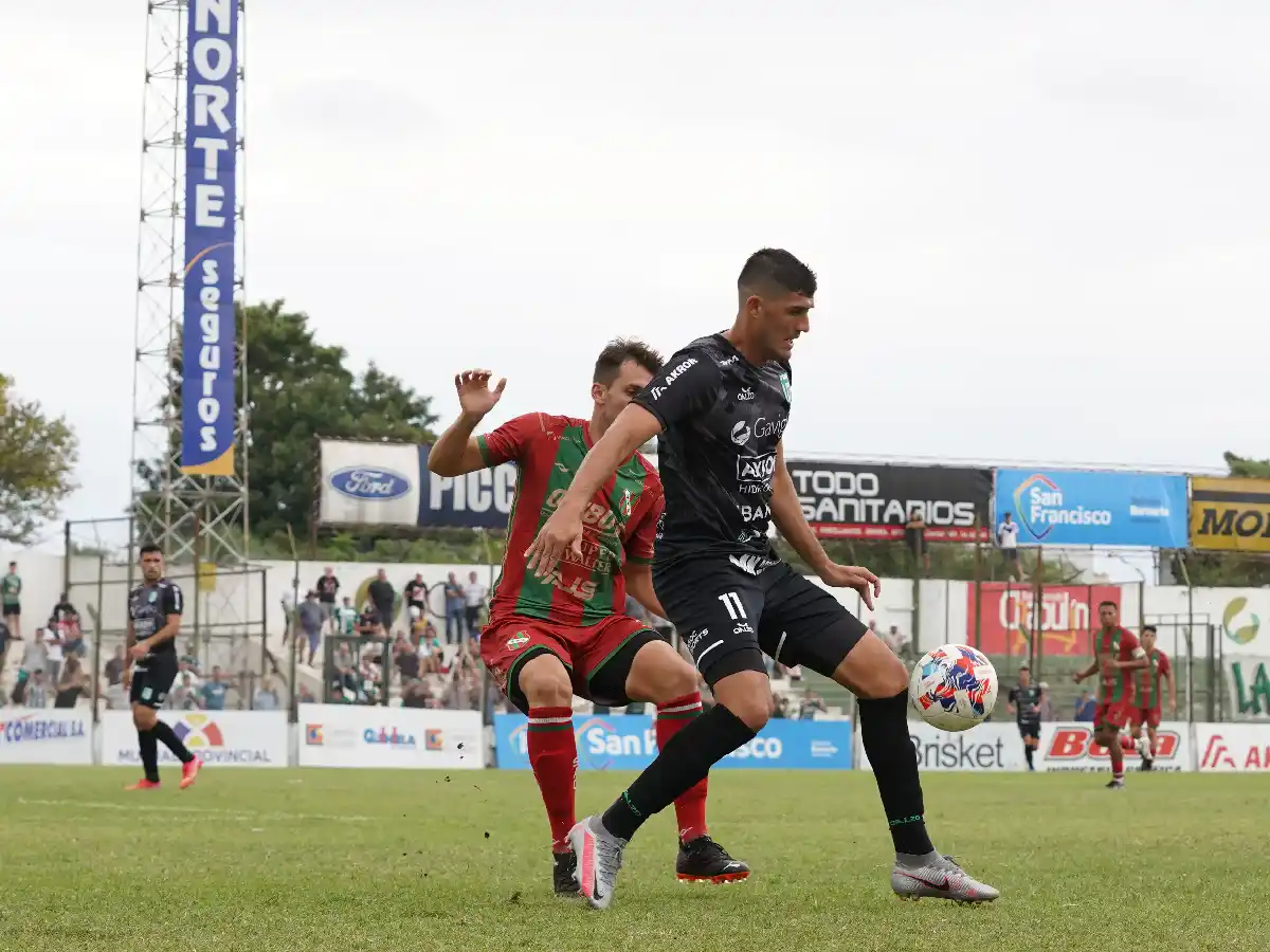 Con la necesidad a cuestas