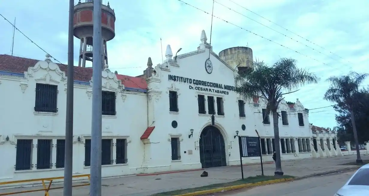 Nuevamente la Unidad 1 con noticias, en este caso un túnel donde ya entraba una persona.