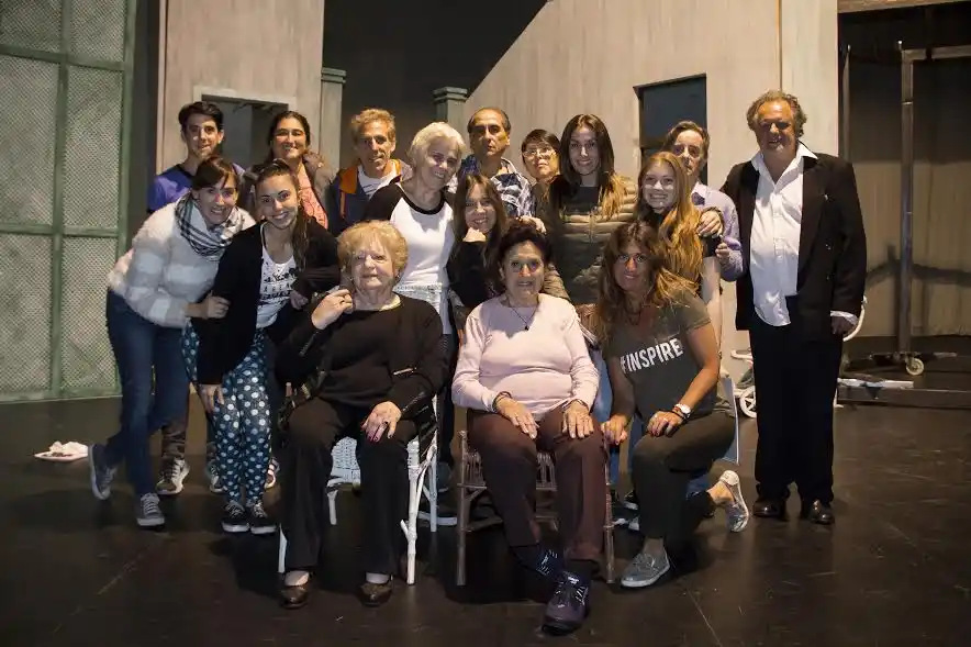 Preparativos para el estreno de “Esperando la carroza”