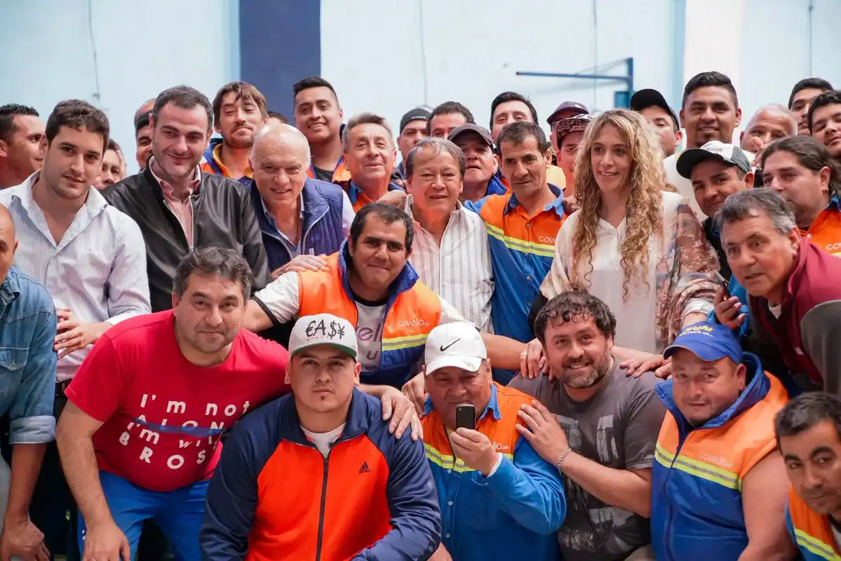 Lanús: Grindetti y Toty Flores se reunieron con barrenderos municipales del distrito