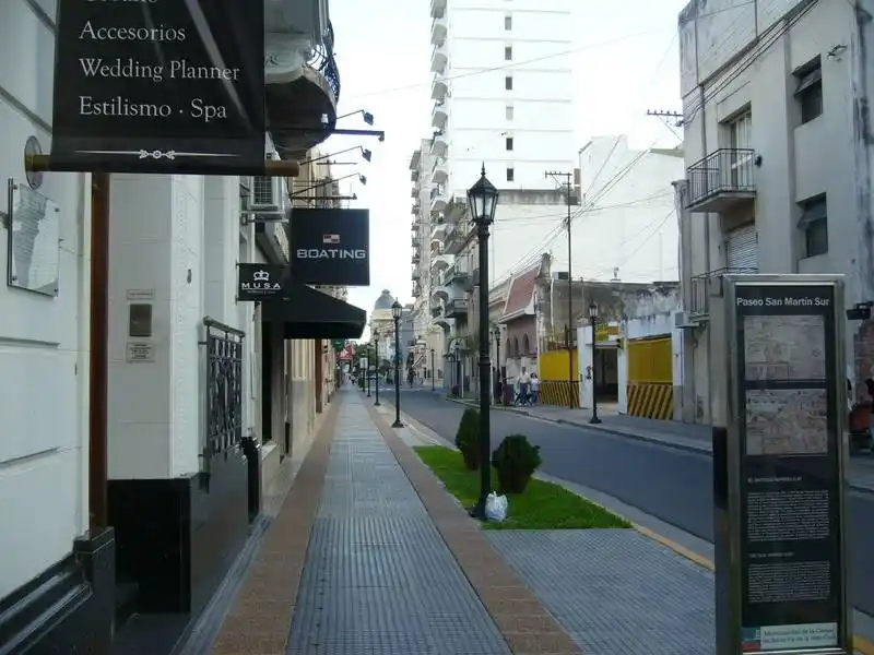 Piden la apertura de los locales comerciales debido a que «se hace imposible mantener los comercios cerrados, los cuales han seguido generando obligaciones y gastos»