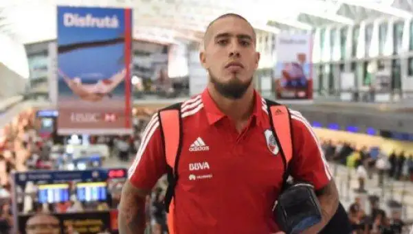 Demora en la llegada de River a Estados Unidos