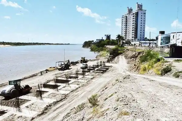 Avanzan las obras de protección sobre 
el río Paraguay, en la Costanera capitalina