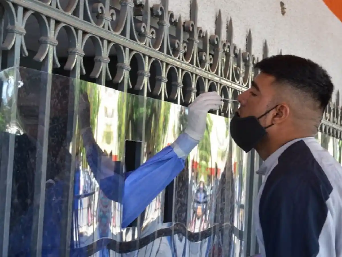 Otras 200 muertes y 7.311 nuevos casos de coronavirus en la Argentina