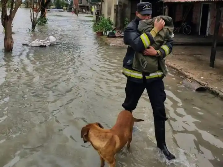 Temporal en Vera: destacada labor policial y de bomberos en el rescate y asistencia de evacuados