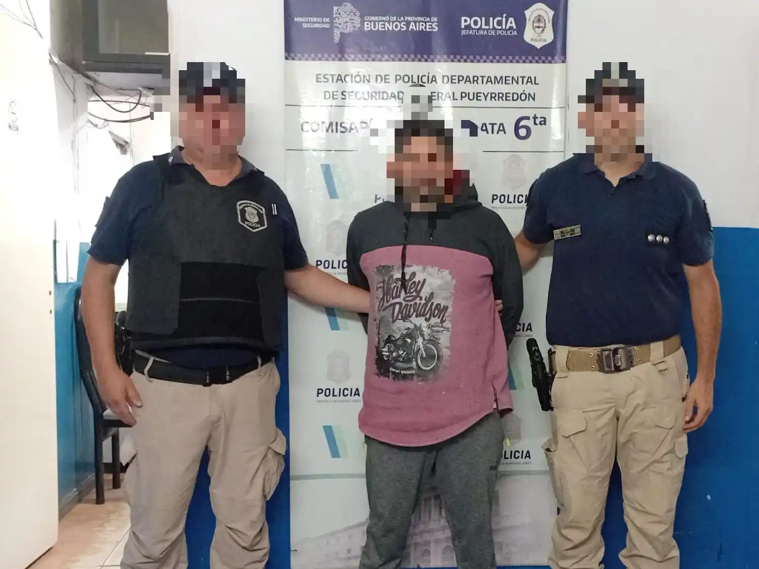 Ante esta situación, se procedió al secuestro de ambos motores y de un teléfono celular Samsung A13 perteneciente al imputado.