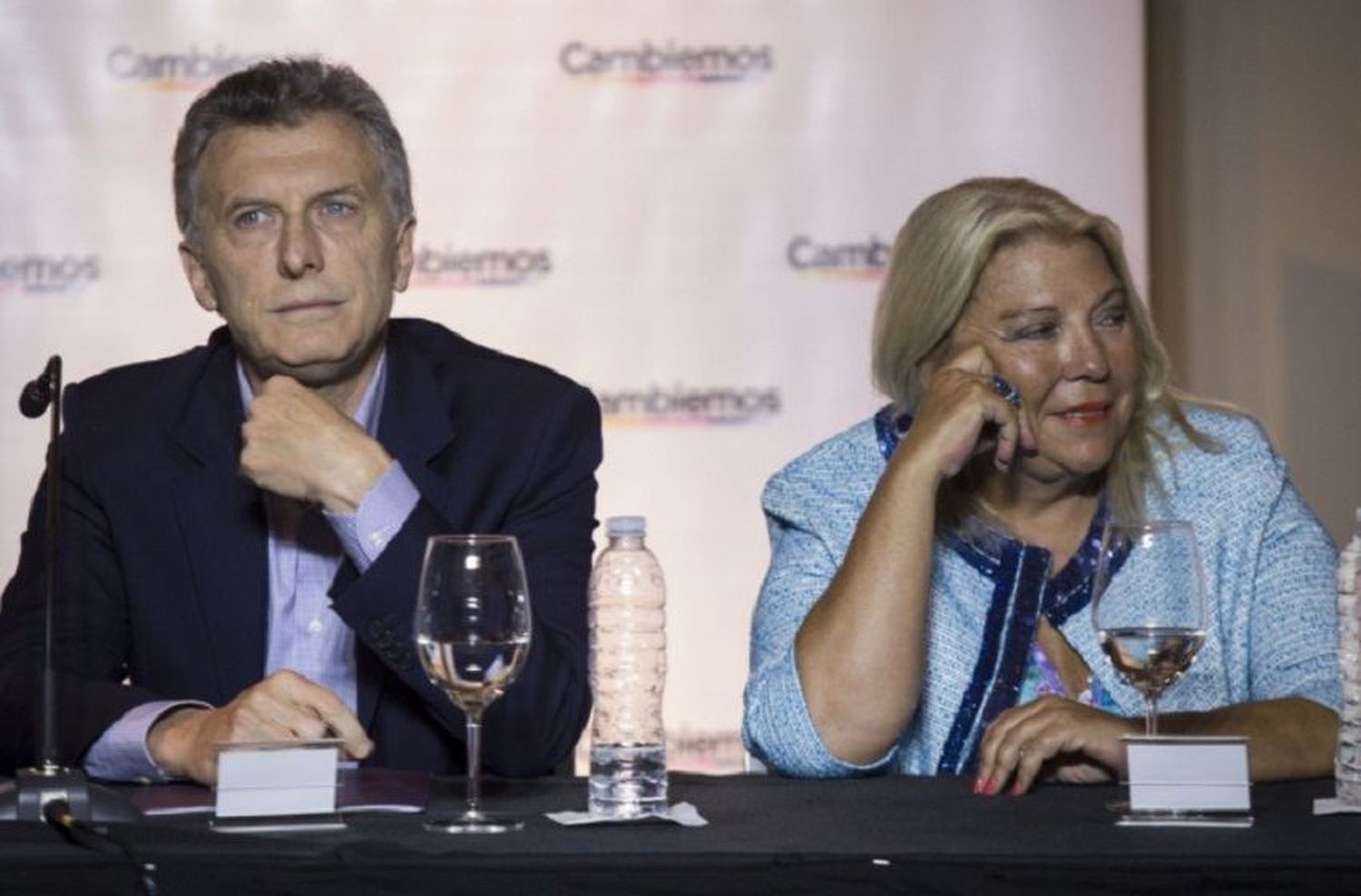 Fuerte crítica de Carrió a Macri: «Si soy un líder de convicciones y de principios, no me puedo ir a vacunar a Miami»