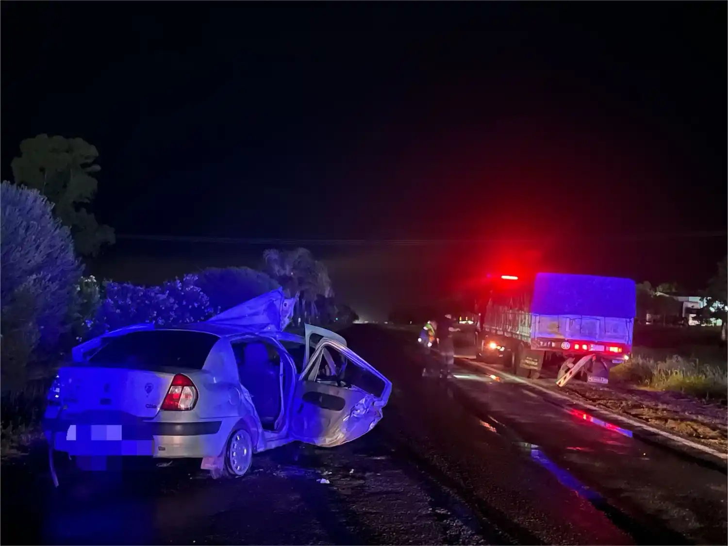 Siete personas de Gualeguaychú resultaron heridas tras chocar con un camión en Ruta 14